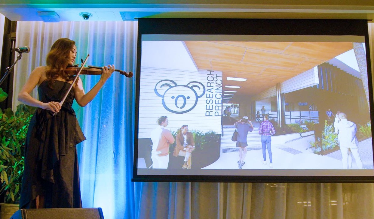 Violin_player_at_Cocktail_Event_Desktop.jpg