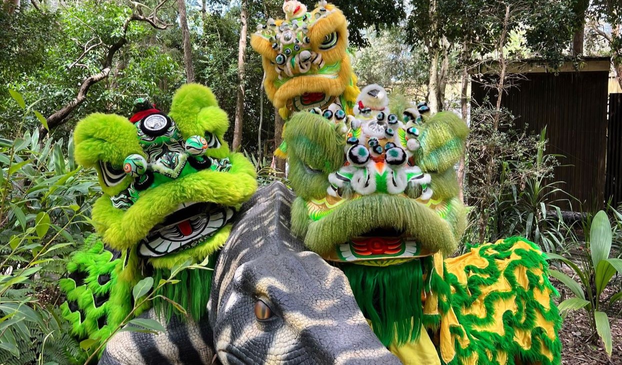 People_in_lion_dance_costumes_Desktop.jpg