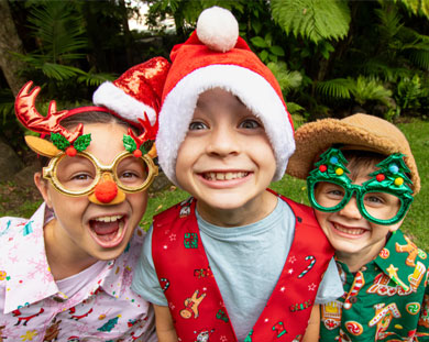 kids dress up for Christmas photos in nature