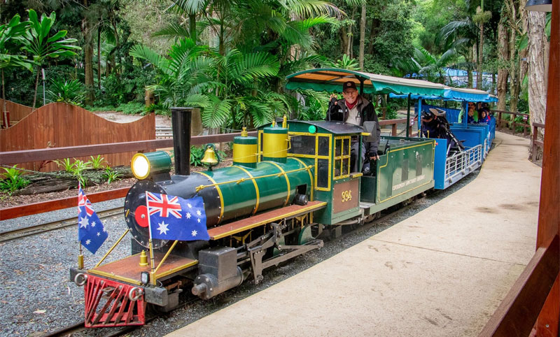 miniature train at currumbin wildlife sanctuary